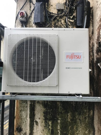 Specialist cleaning - air con units vents - 010