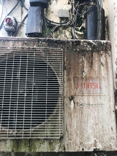 Specialist cleaning - air con units vents - 009