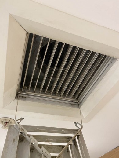 Specialist cleaning - air con units vents - 002
